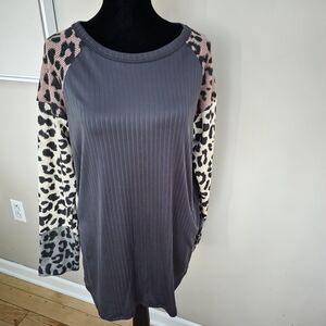 Multi color leopard print shirt Sz M *new*